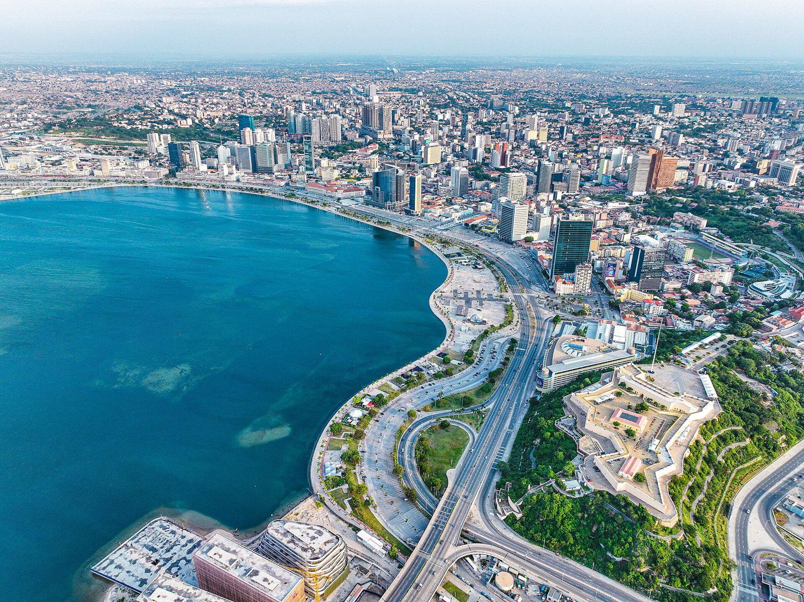 Marginal de Luanda e a fortaleza vistas de cima